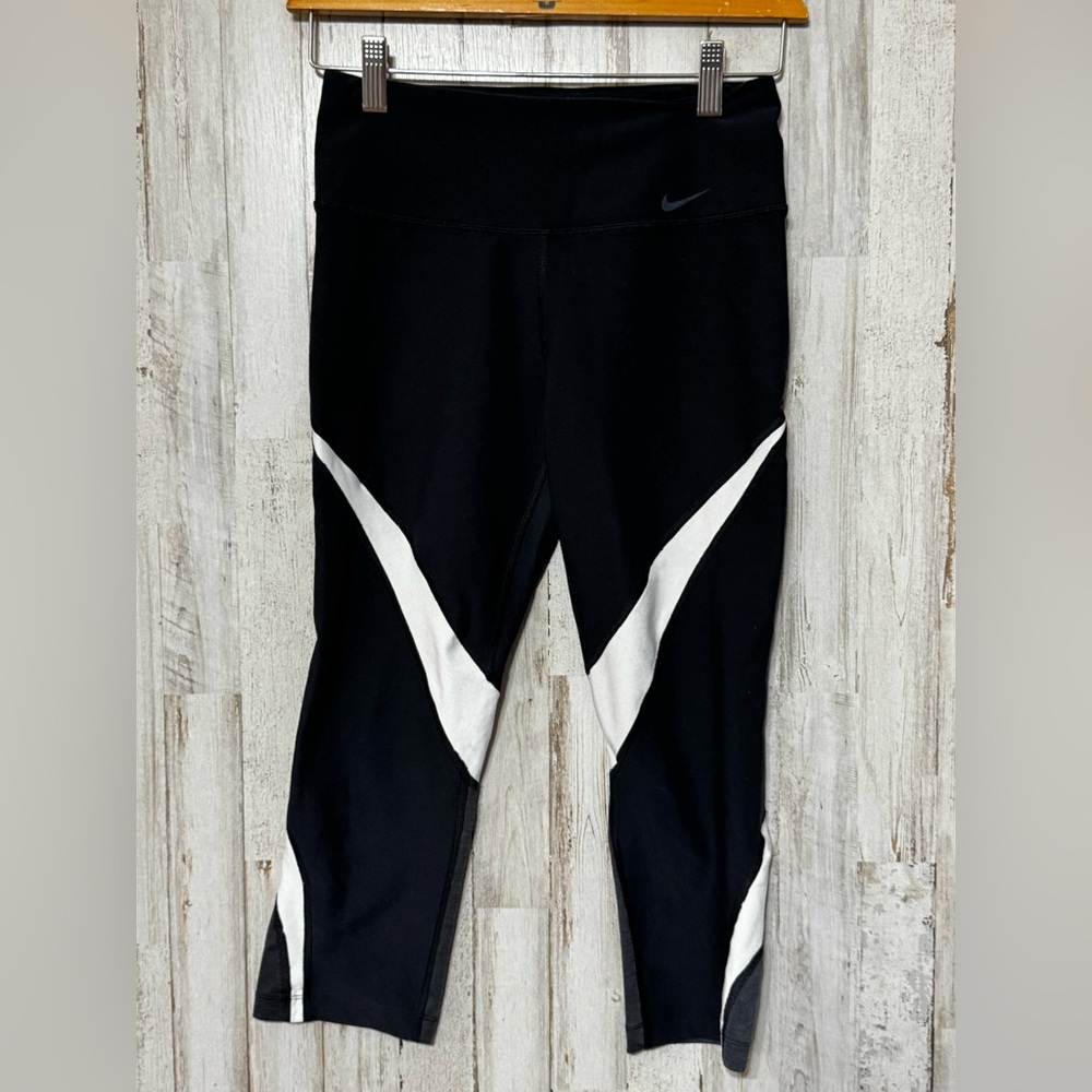 Nike Dri-Fit Crop Leggings XS